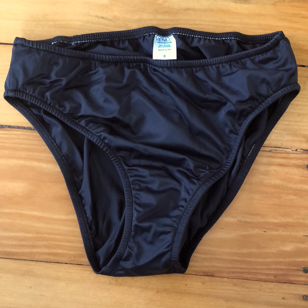 VENUS mid-rise hipster bikini bottom.